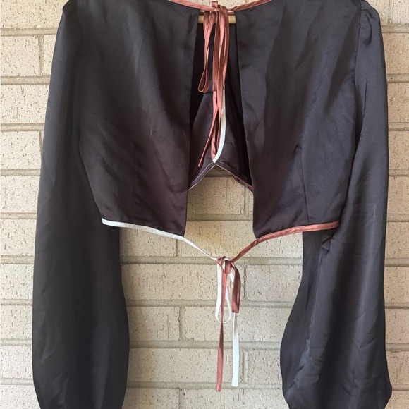 Finders Keepers Black Tie-Back Palm Blouse - Picture 2 of 5